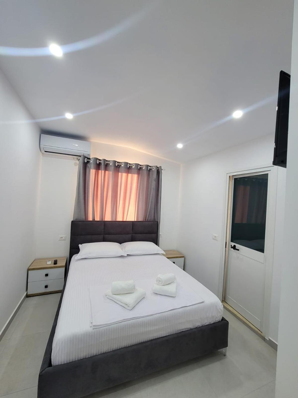 Caca Hotel Rinas Exterior photo